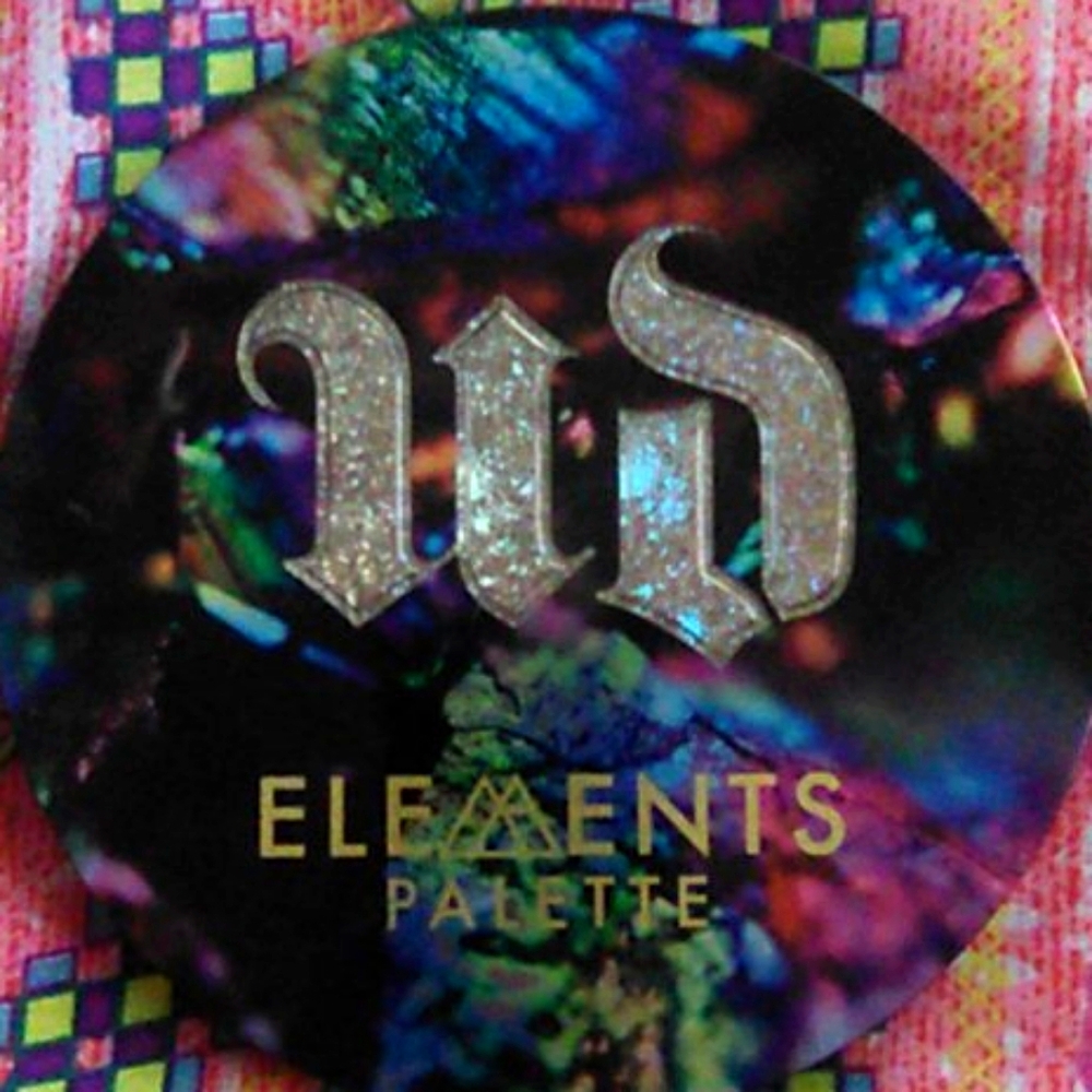 Urban Decay elements eye-shadow palette